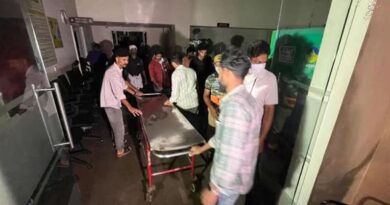 കോഴിക്കോട് മെഡി.കോളേജിലെ അപകടം: മരണങ്ങൾ പുക ശ്വസിച്ചതിനെ തുടർന്നല്ലെന്ന് പോസ്റ്റ്മോർട്ടം റിപ്പോർട്ട് കോഴിക്കോട് മെഡി.കോളേജിലെ അപകടം: മരണങ്ങൾ പുക ശ്വസിച്ചതിനെ തുടർന്നല്ലെന്ന് പോസ്റ്റ്മോർട്ടം റിപ്പോർട്ട്