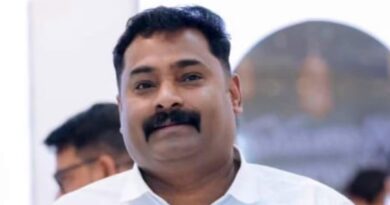 അവധി കഴിഞ്ഞ് നാട്ടിൽ നിന്ന് മടങ്ങിയെത്തിയിട്ട് വെറും 4 ദിവസം മാത്രം; പ്രവാസി മലയാളി അന്തരിച്ചു അവധി കഴിഞ്ഞ് നാട്ടിൽ നിന്ന് മടങ്ങിയെത്തിയിട്ട് വെറും 4 ദിവസം മാത്രം; പ്രവാസി മലയാളി അന്തരിച്ചു
