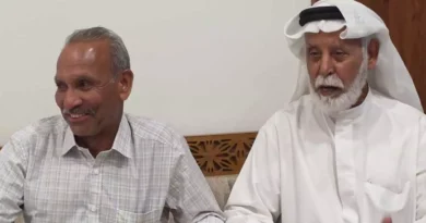 “രണ്ടര പതിറ്റാണ്ടിന്റെ സേവനത്തിന്” മലയാളി പ്രവാസിക്ക് കണ്ണീരോടെ യാത്രയയപ്പ് നൽകി ഈ അറബികുടുംബം “രണ്ടര പതിറ്റാണ്ടിന്റെ സേവനത്തിന്” മലയാളി പ്രവാസിക്ക് കണ്ണീരോടെ യാത്രയയപ്പ് നൽകി ഈ അറബികുടുംബം