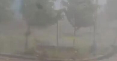 അര്‍ണബ് ചുഴലിക്കാറ്റ് കര തൊട്ടു; ആന്ധ്രയിലും ഒഡീഷയിലും കനത്ത മഴ, നാശനഷ്ടങ്ങള്‍, വിമാന സര്‍വീസുകള്‍ റദ്ദാക്കി