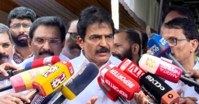 ‘അഭിപ്രായ വ്യത്യാസമുള്ളവരെ തുണ്ടം തുണ്ടമാക്കി അരിഞ്ഞുവീഴ്ത്തുന്ന പാര്ട്ടിയല്ല കോണ്ഗ്രസ്’; കെ സി വേണുഗോപാല് ‘അഭിപ്രായ വ്യത്യാസമുള്ളവരെ തുണ്ടം തുണ്ടമാക്കി അരിഞ്ഞുവീഴ്ത്തുന്ന പാര്ട്ടിയല്ല കോണ്ഗ്രസ്’; കെ സി വേണുഗോപാല്